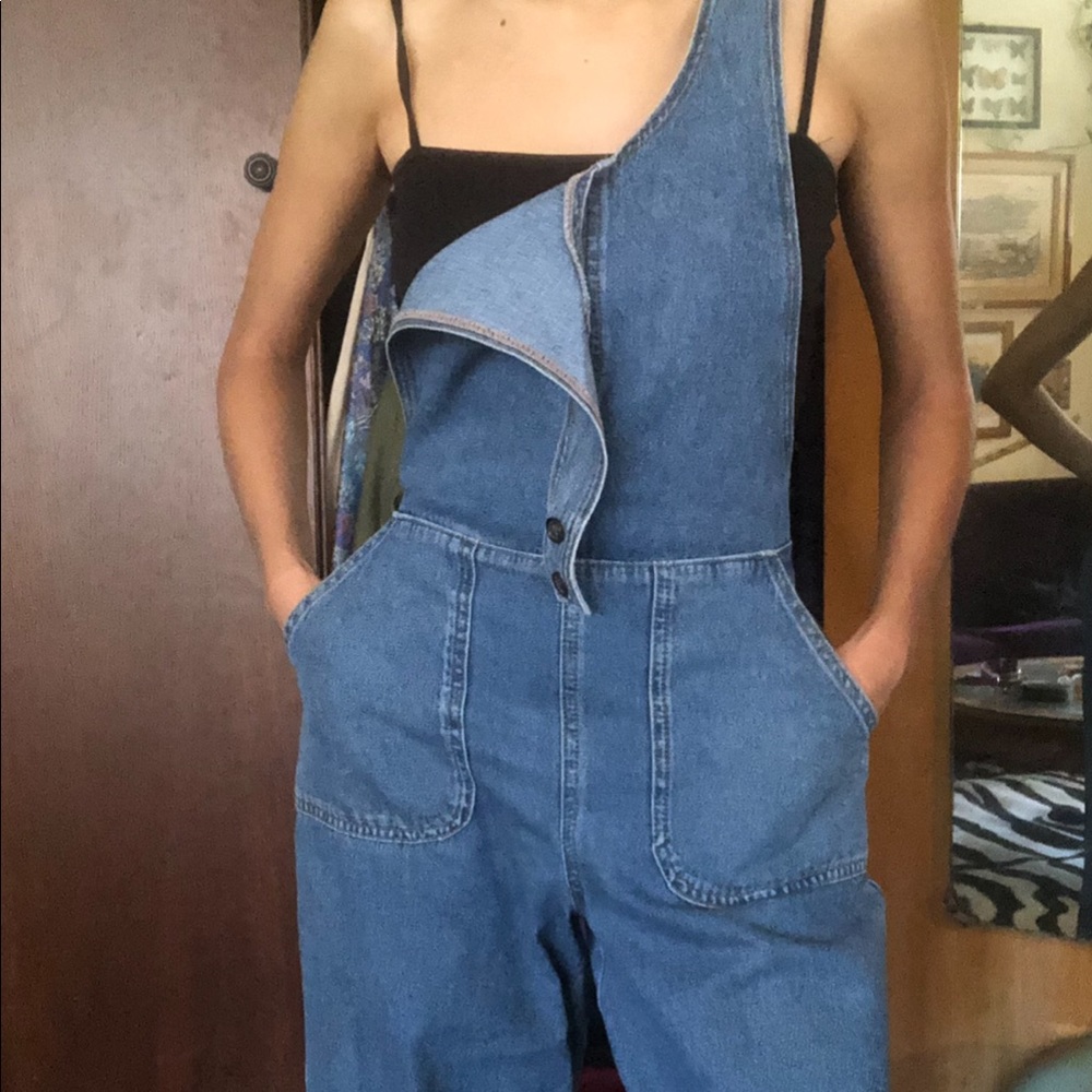Cute BDG cropped denim overalls size XS / S